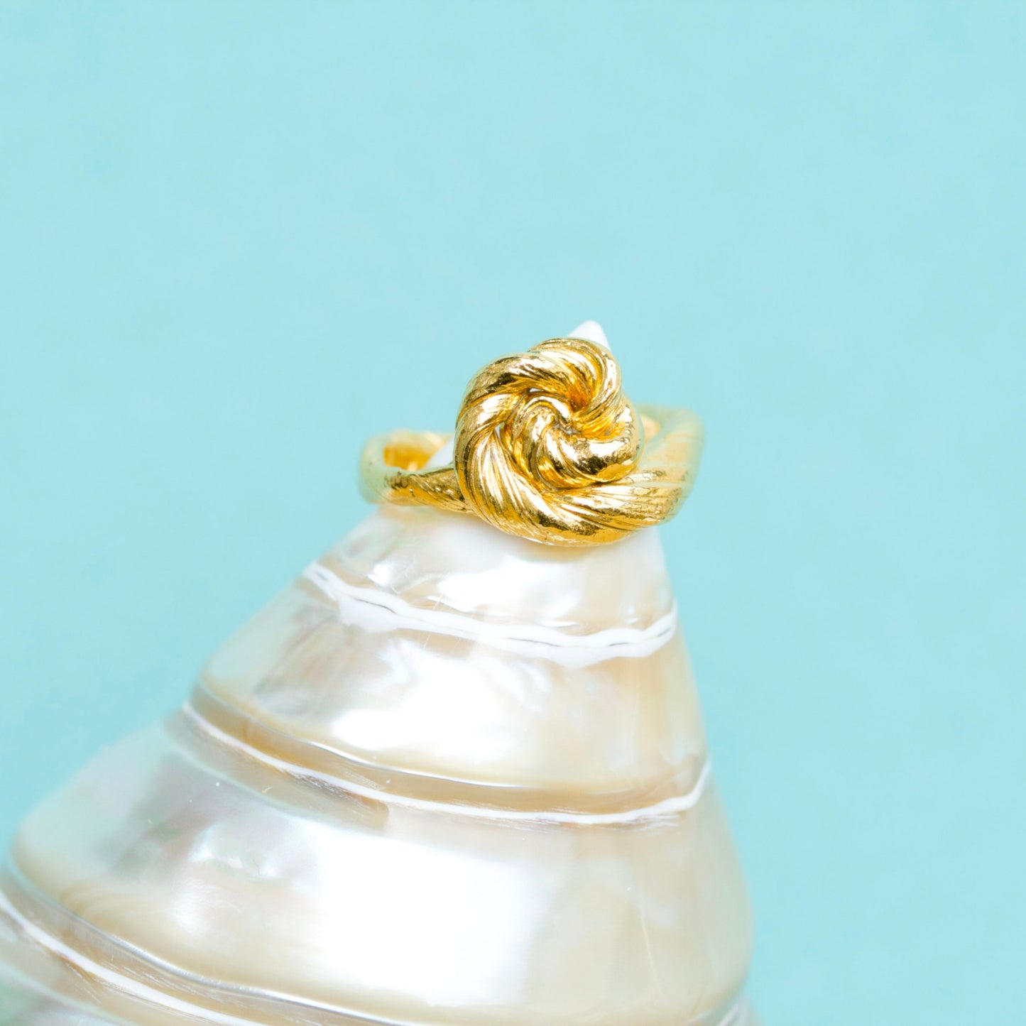 Golden Root Rosetta Ring (Size 51)