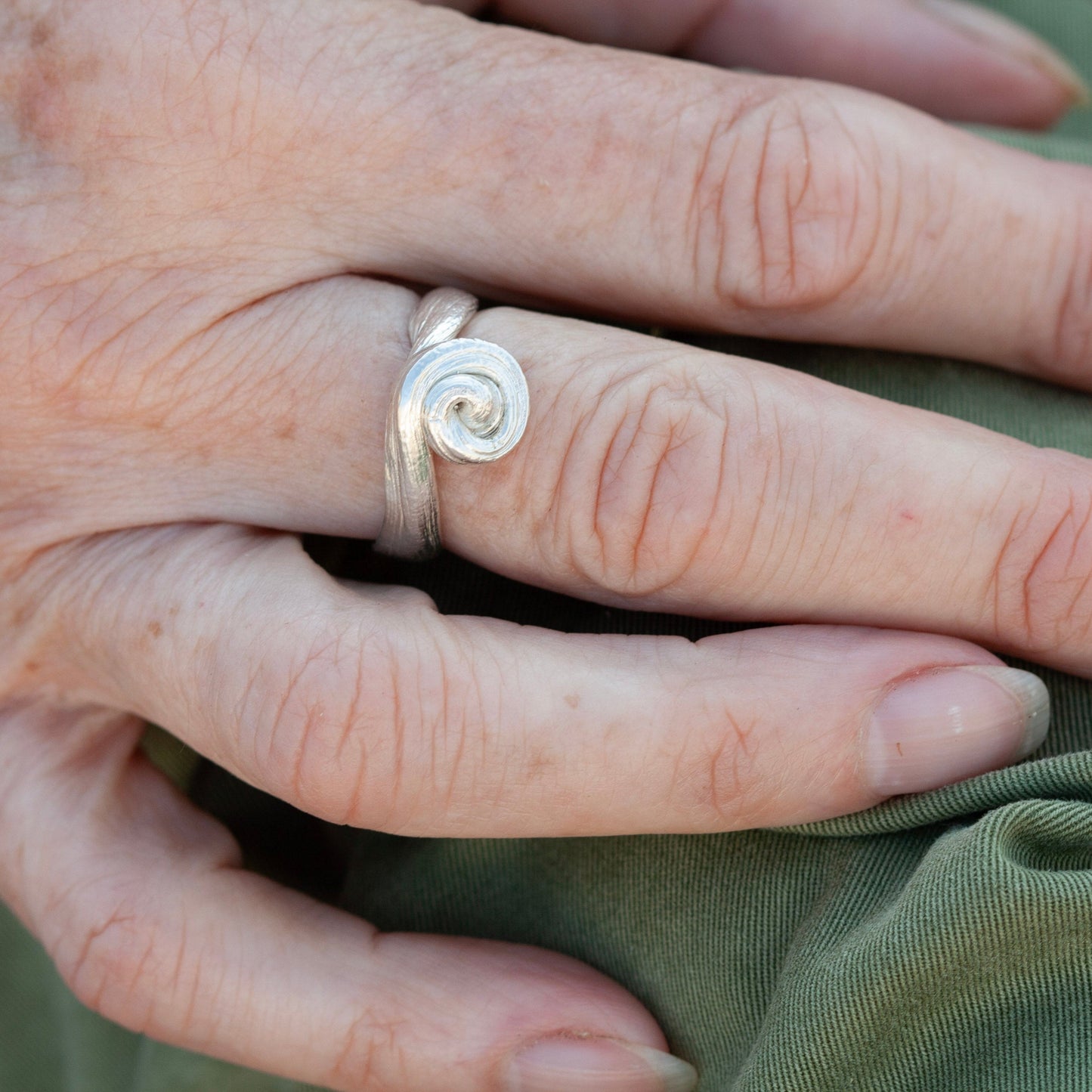 Root Tumbler Wave Ring (Size 58)