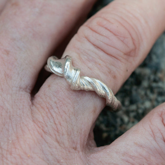 Root Gentle Wave Ring (Size 53)