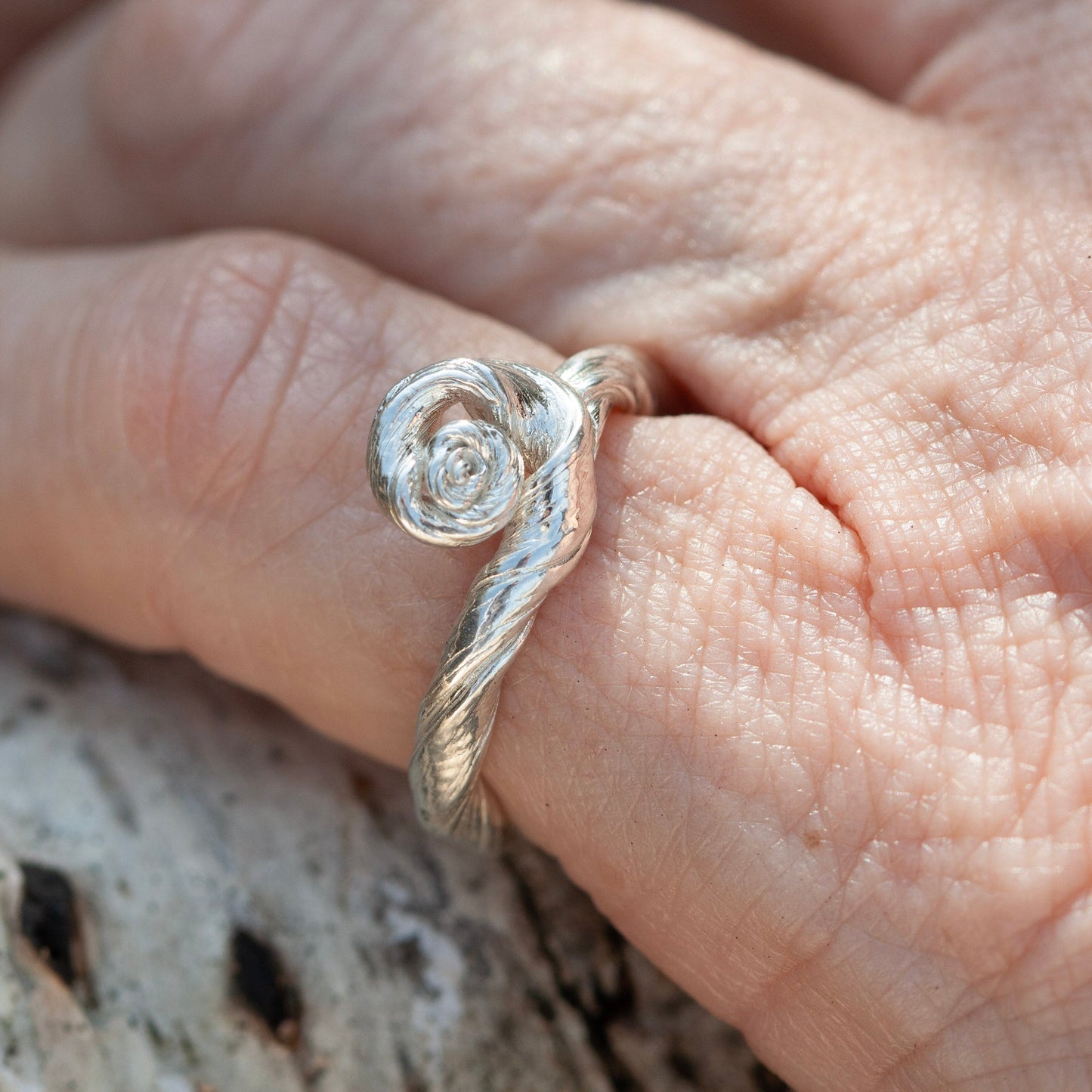 Root Tiny Tumble Wave Ring (Size 46)
