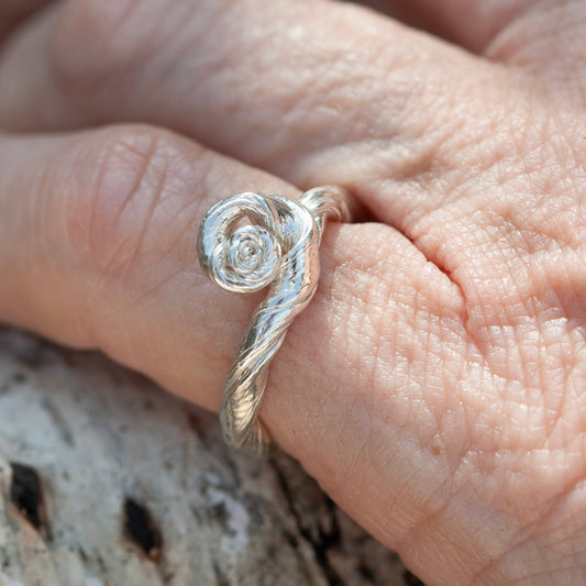 Root Tiny Tumble Wave Ring (Size 46)