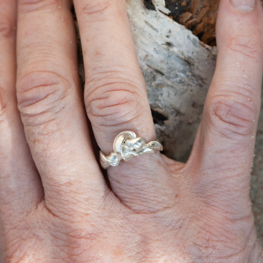 Root Broken Wave Ring (Size 52)