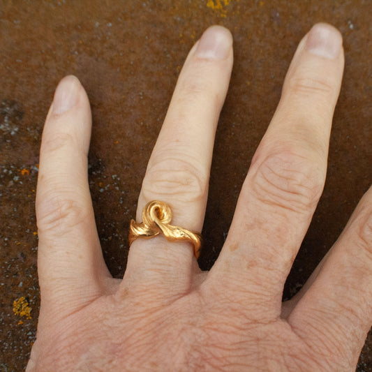 Golden Root Tidal Wave Ring (Size 52)